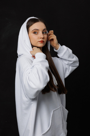 Толстовка Harmony White фото в интернет-магазине швейной фабрики "Нарпи" Толстовка Harmony White фото в интернет-магазине швейной фабрики "Нарпи"